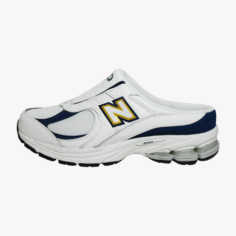 M2002RMO Slip-on White