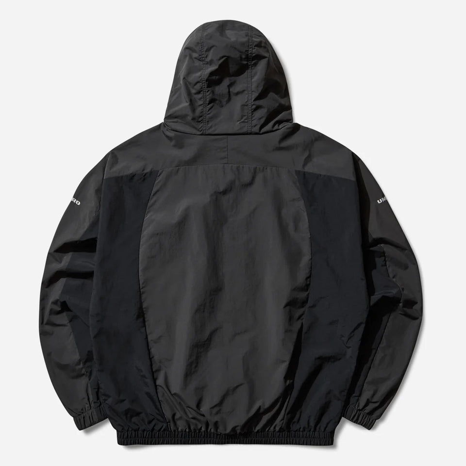 Guarding Masked Tracktop Black